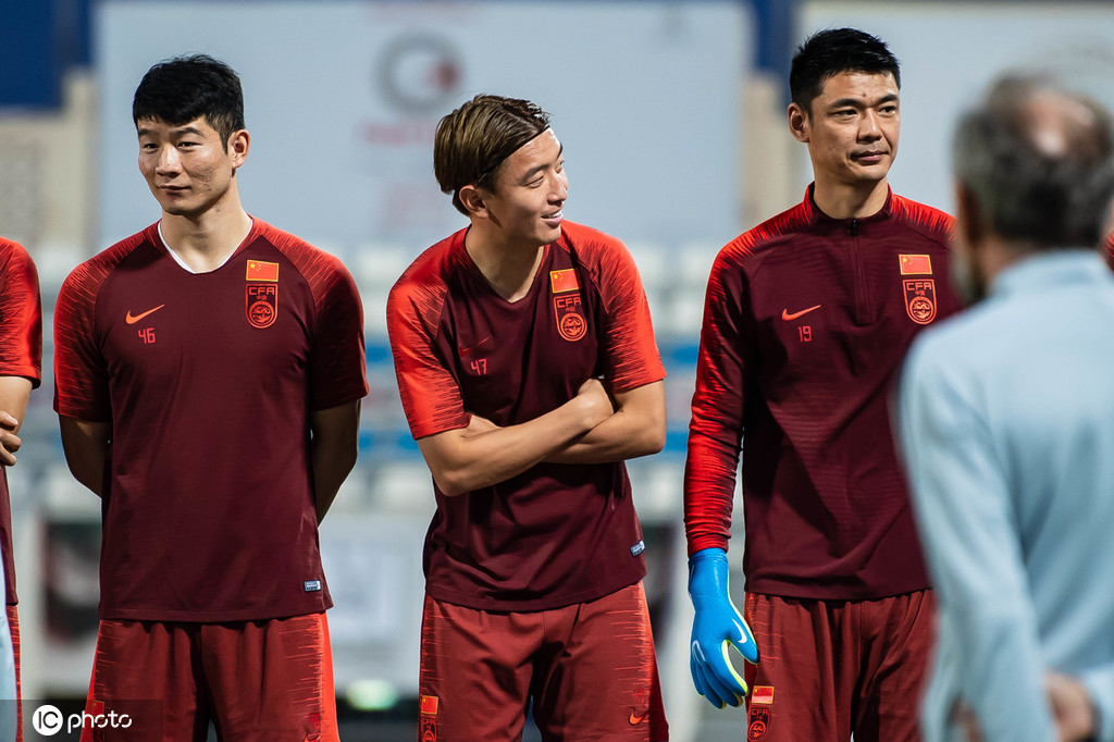 AYX Sports-芝加哥公牛发布备战花絮，赛后门线救险，法国杯任务艰巨，阵容厚度经受考验的简单介绍